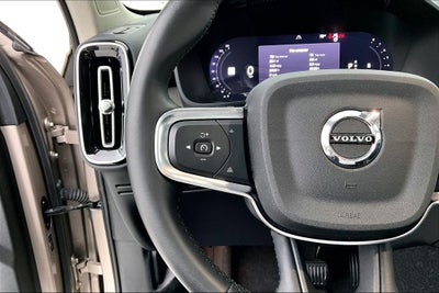 2023 Volvo XC40 B5 Plus Bright Theme