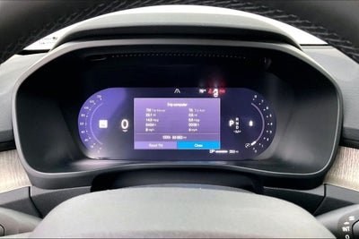 2023 Volvo XC40 B5 Plus Bright Theme