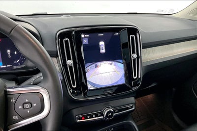 2023 Volvo XC40 B5 Plus Bright Theme