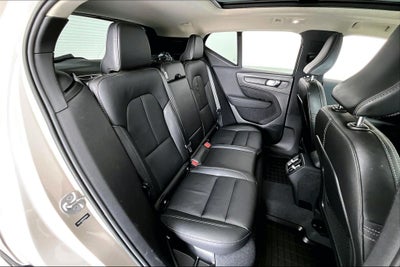 2023 Volvo XC40 B5 Plus Bright Theme