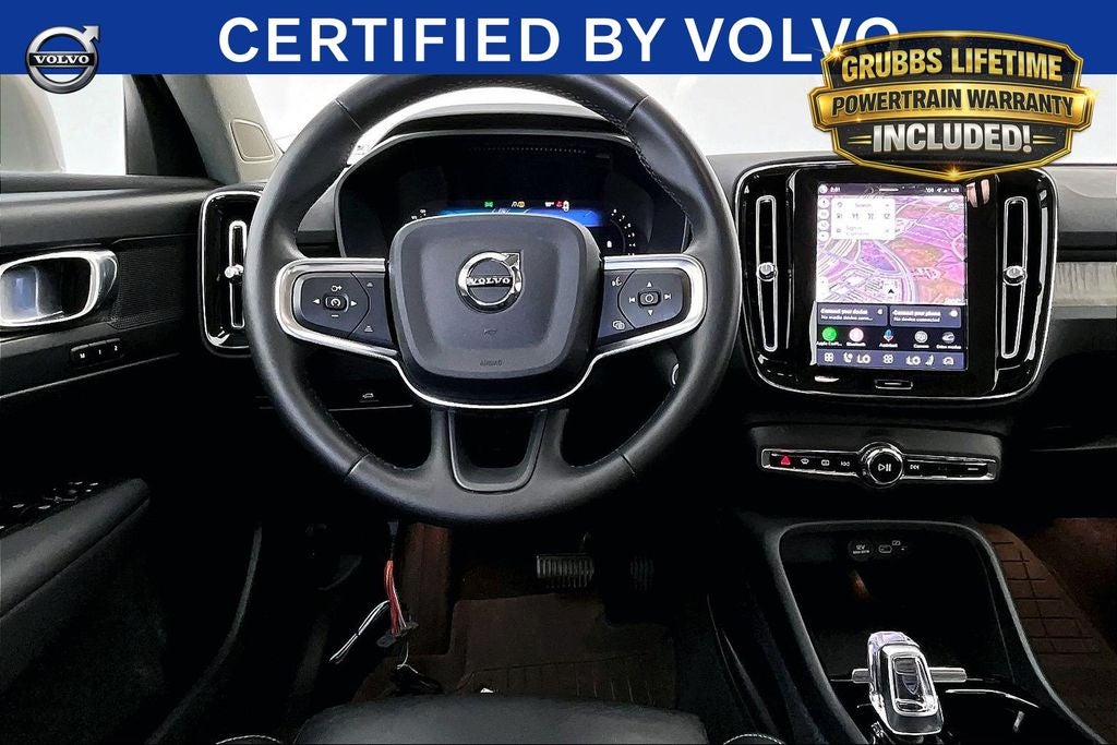 2023 Volvo XC40 B5 Plus Bright Theme