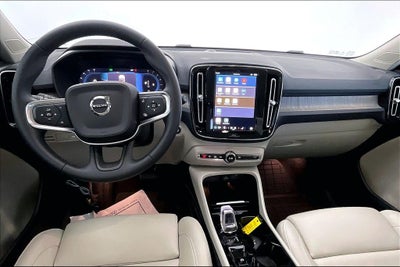 2023 Volvo XC40 B5 Plus Bright Theme