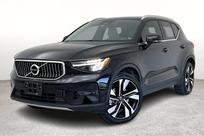 2023 Volvo XC40 B5 Plus Bright Theme
