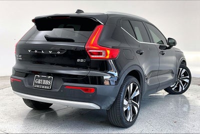 2023 Volvo XC40 B5 Plus Bright Theme
