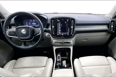 2023 Volvo XC40 B5 Plus Bright Theme