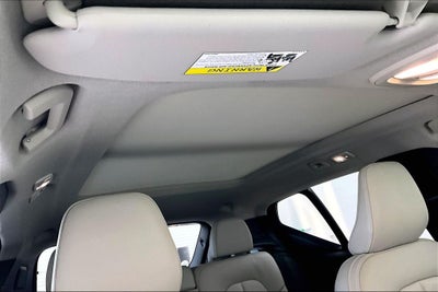 2023 Volvo XC40 B5 Plus Bright Theme