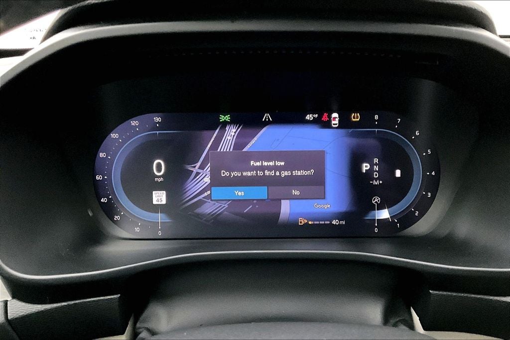 2023 Volvo XC40 B5 Plus Bright Theme