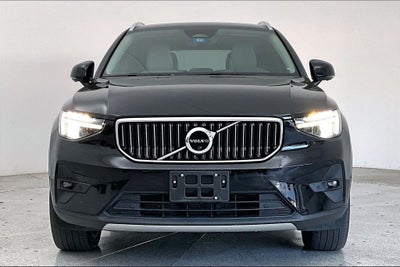 2023 Volvo XC40 B5 Plus Bright Theme