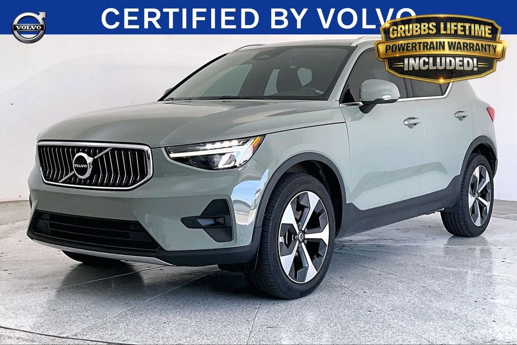 2023 Volvo XC40 B5 Plus Bright Theme