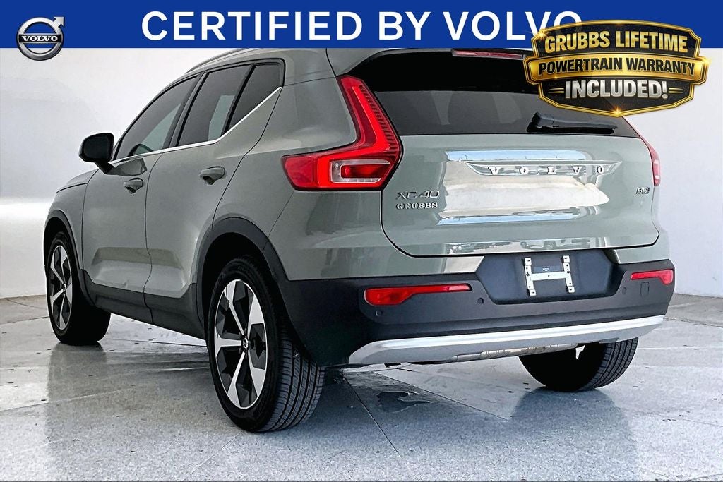 2023 Volvo XC40 B5 Plus Bright Theme