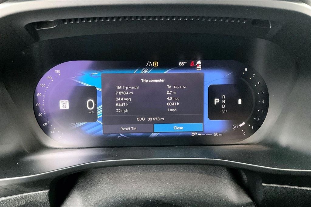 2023 Volvo XC40 B5 Plus Bright Theme