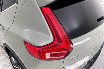 2023 Volvo XC40 B5 Plus Bright Theme