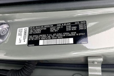 2023 Volvo XC40 B5 Plus Bright Theme