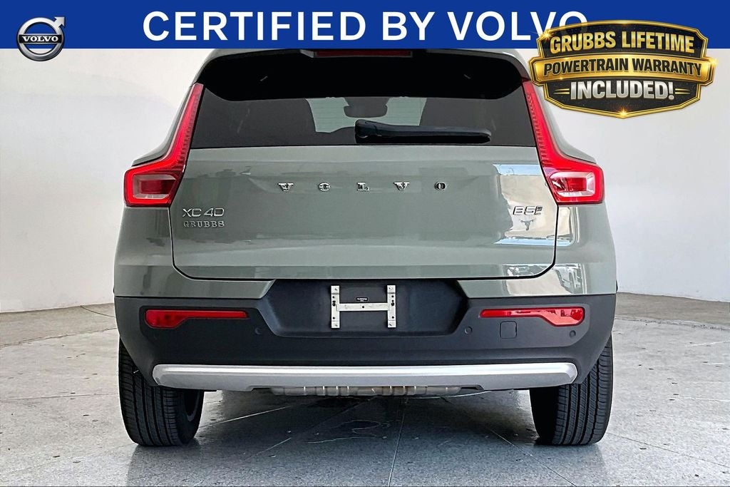 2023 Volvo XC40 B5 Plus Bright Theme