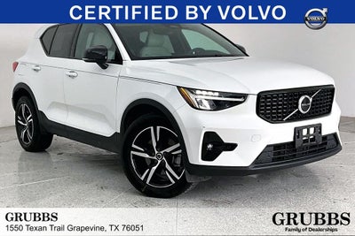 2023 Volvo XC40 B5 Plus Dark Theme