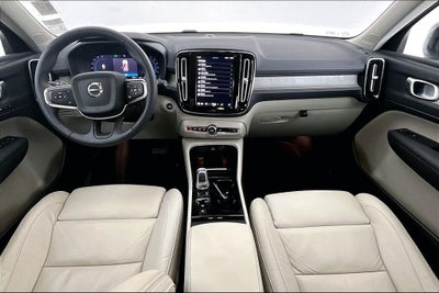 2023 Volvo XC40 B5 Plus Dark Theme