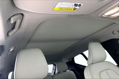 2023 Volvo XC40 B5 Plus Dark Theme