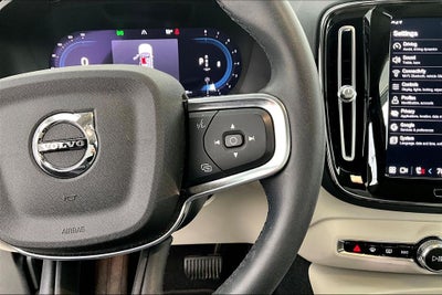 2023 Volvo XC40 B5 Plus Dark Theme