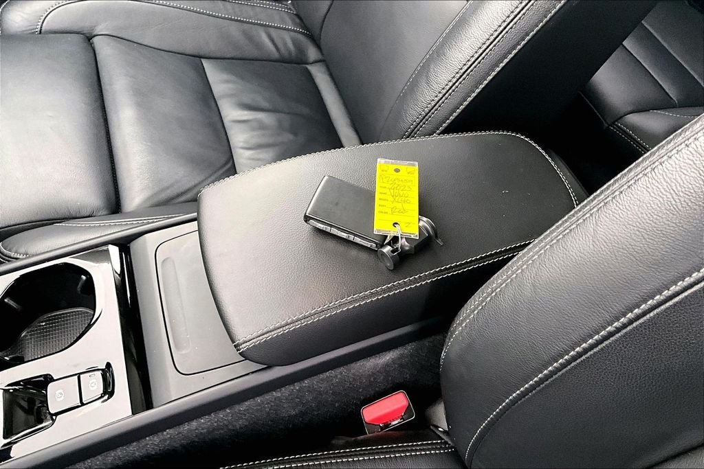 2023 Volvo XC40 Ultimate