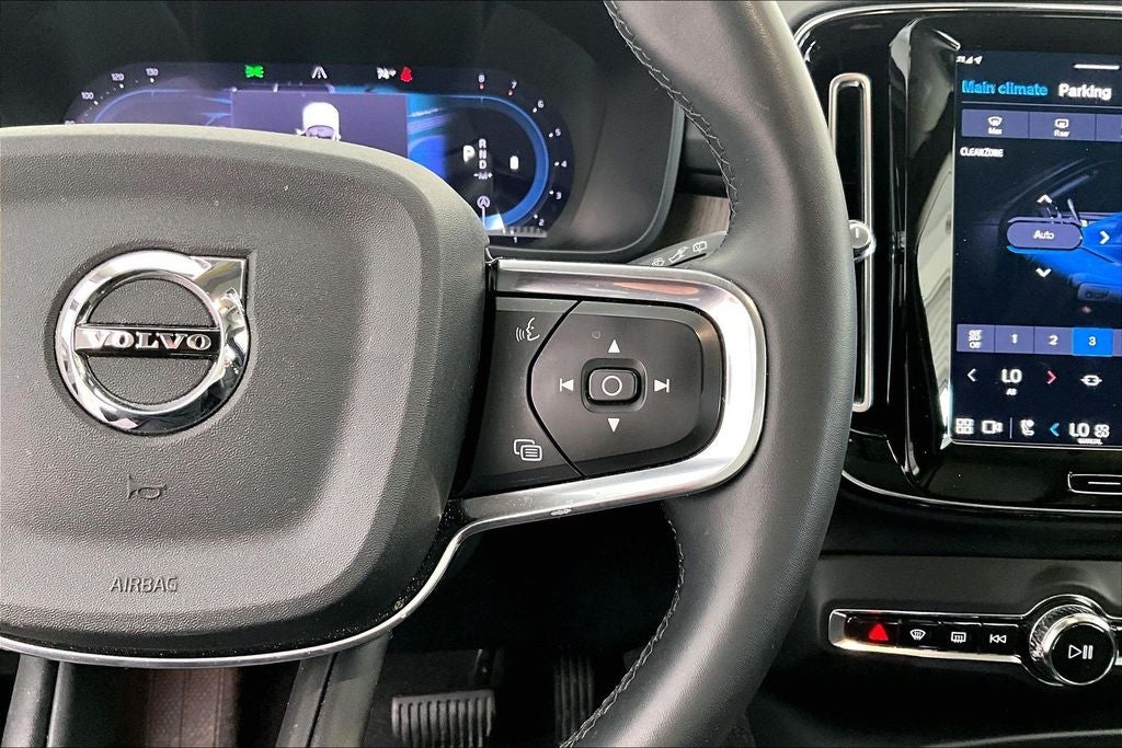 2023 Volvo XC40 Ultimate