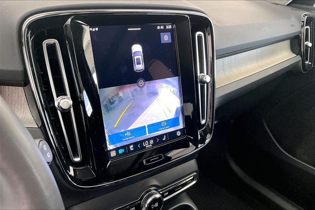 2023 Volvo XC40 Ultimate