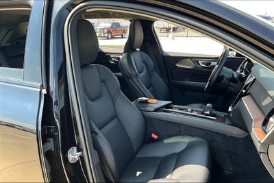 2024 Volvo V60 Cross Country B5 Plus