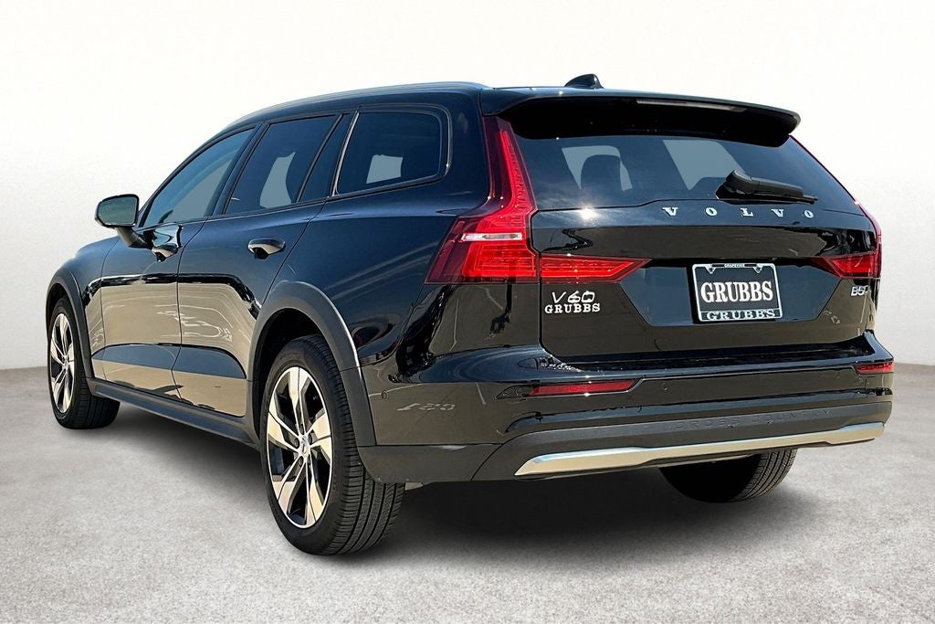 2024 Volvo V60 Cross Country B5 Plus