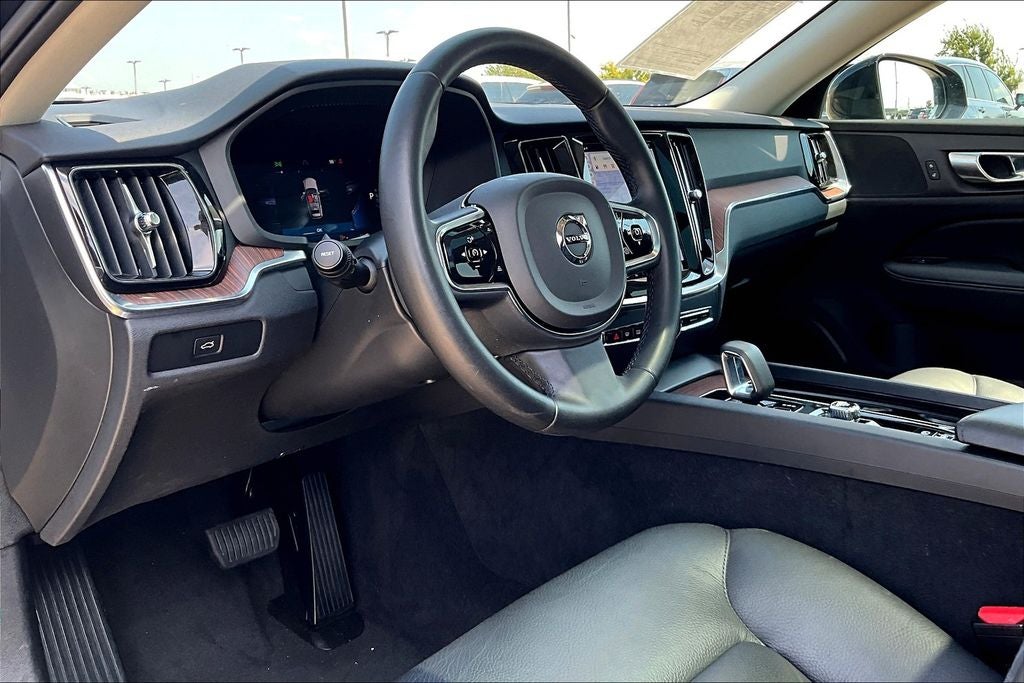 2024 Volvo V60 Cross Country B5 Plus