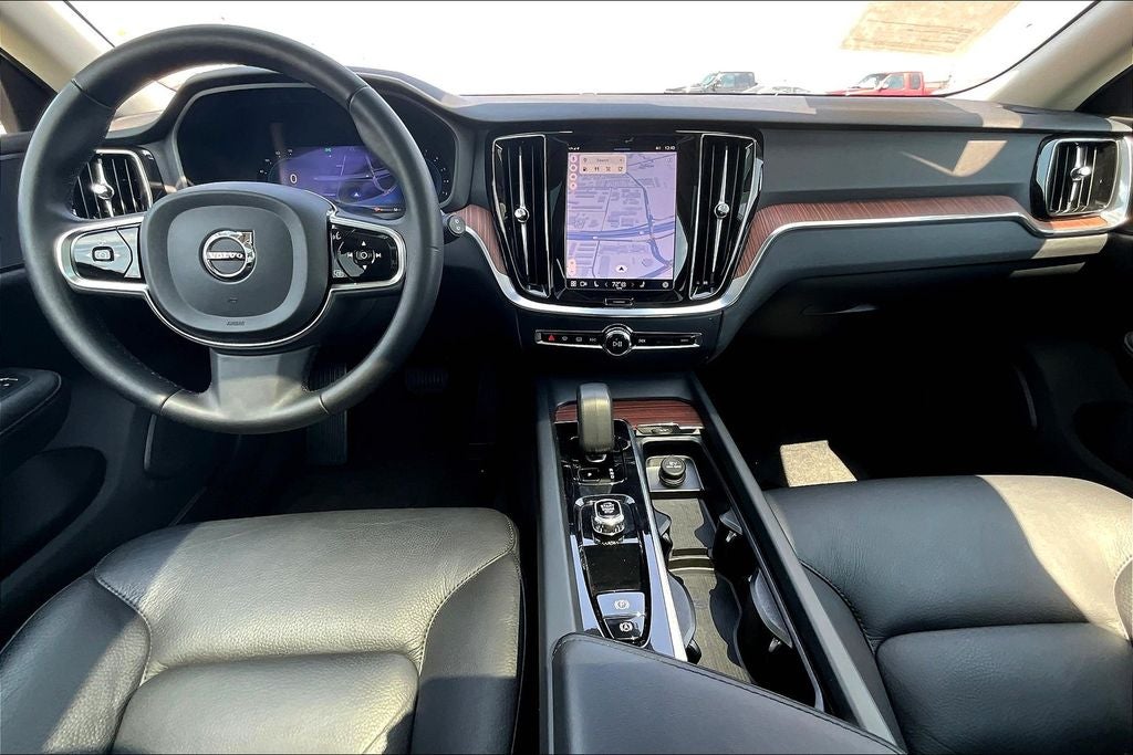 2024 Volvo V60 Cross Country B5 Plus