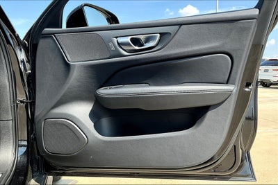 2024 Volvo V60 Cross Country B5 Plus