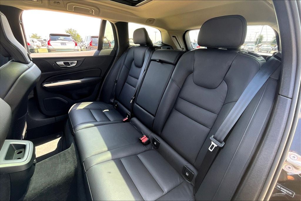 2024 Volvo V60 Cross Country B5 Plus