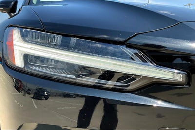 2024 Volvo V60 Cross Country B5 Plus