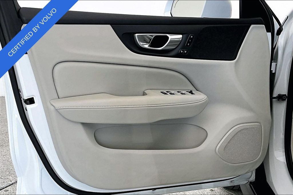 2023 Volvo V60 Cross Country B5 Plus