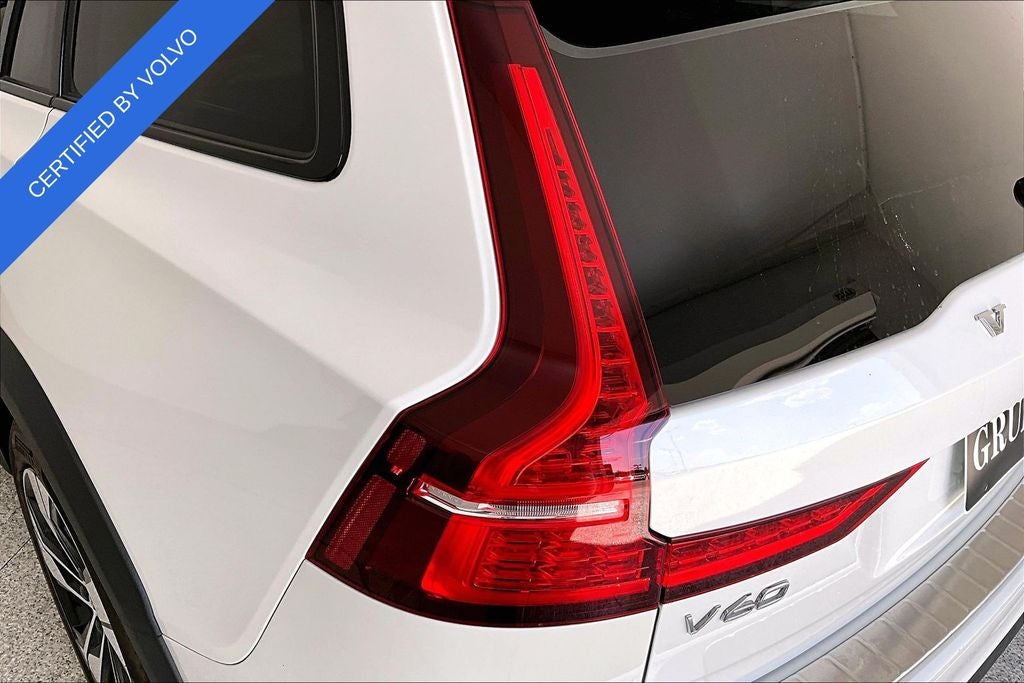 2023 Volvo V60 Cross Country B5 Plus