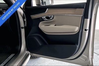 2026 Volvo XC90 B5 Plus