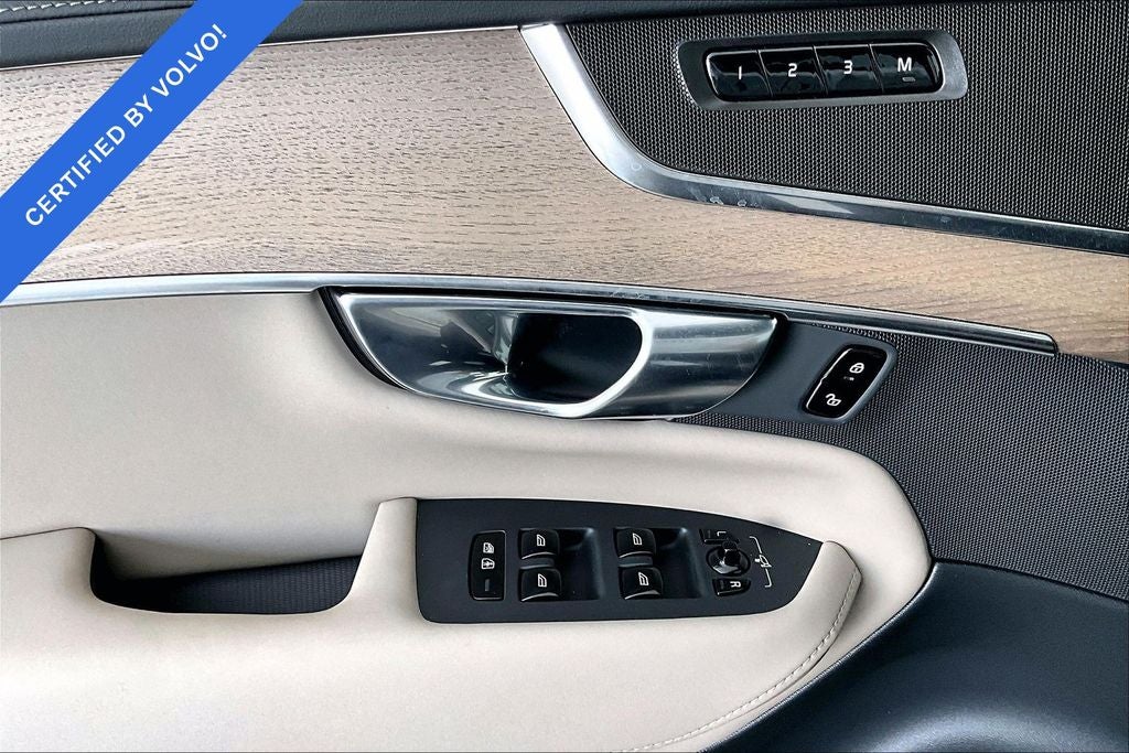2026 Volvo XC90 B5 Plus