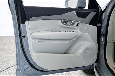 2025 Volvo XC90 B5 Plus