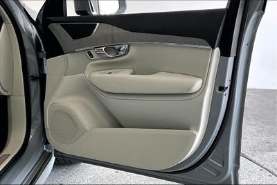 2025 Volvo XC90 B5 Plus