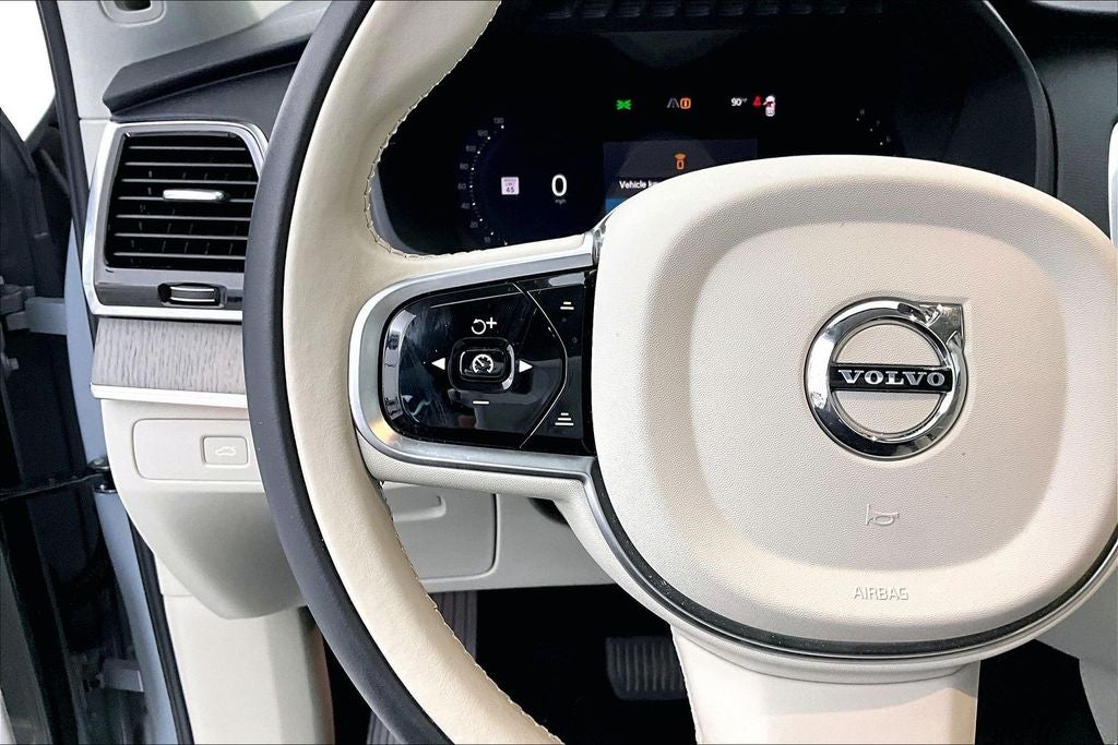 2025 Volvo XC90 B5 Plus