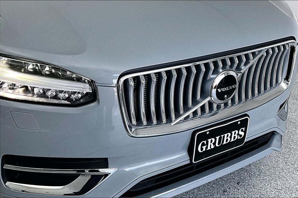 2025 Volvo XC90 B5 Plus