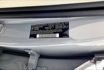 2025 Volvo XC90 B5 Plus