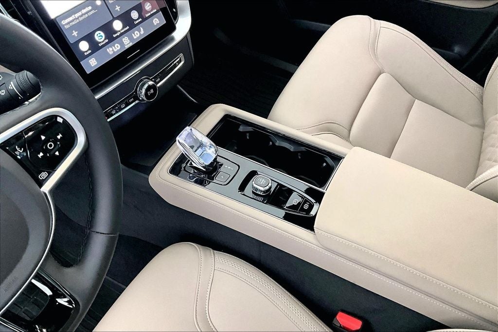 2026 Volvo XC90 B5 Plus AWD