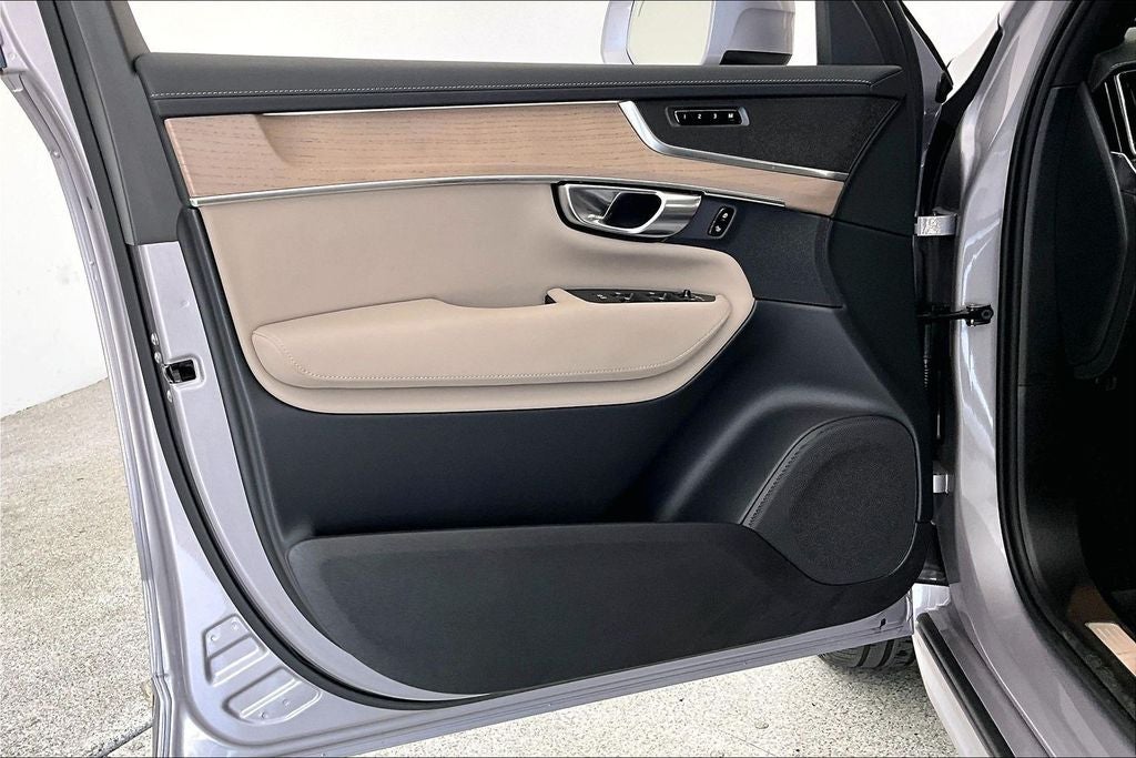 2026 Volvo XC90 B5 Plus AWD