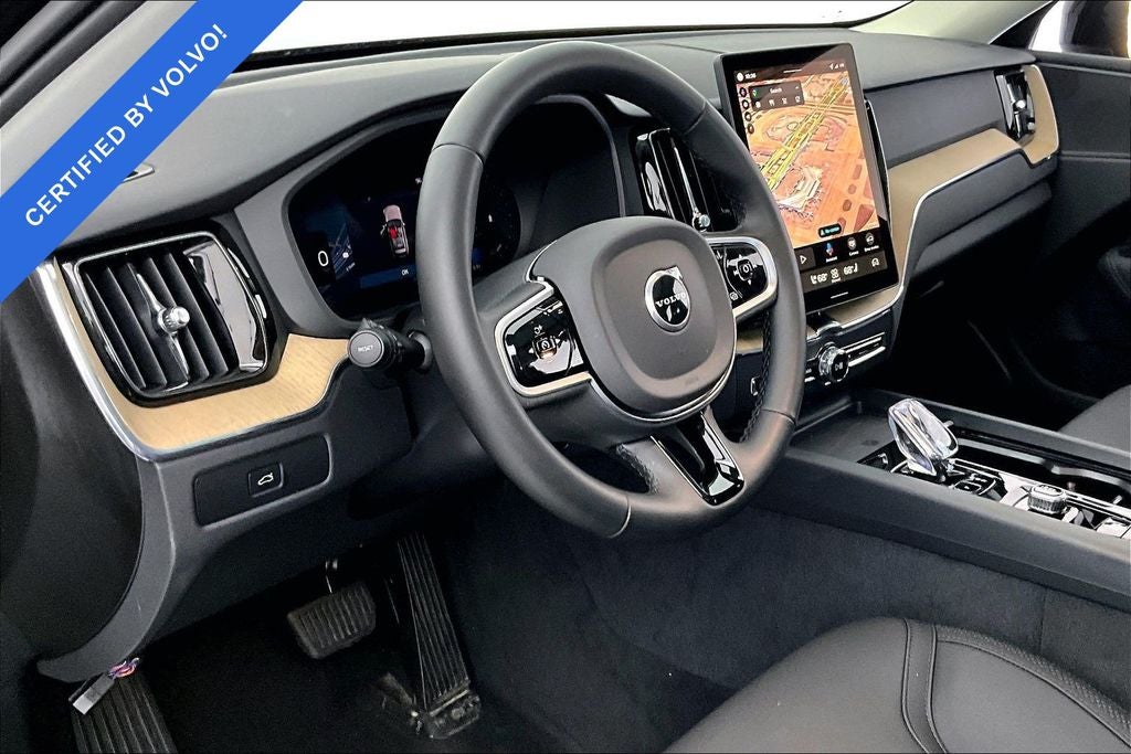 2026 Volvo XC60 B5 Plus