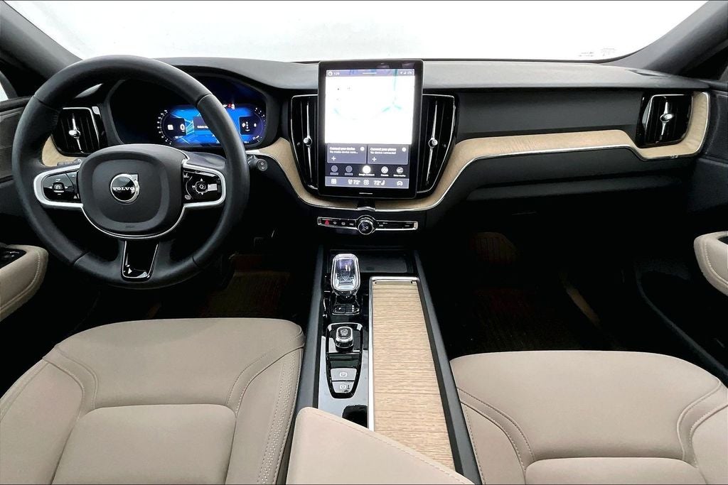 2026 Volvo XC60 B5 Plus