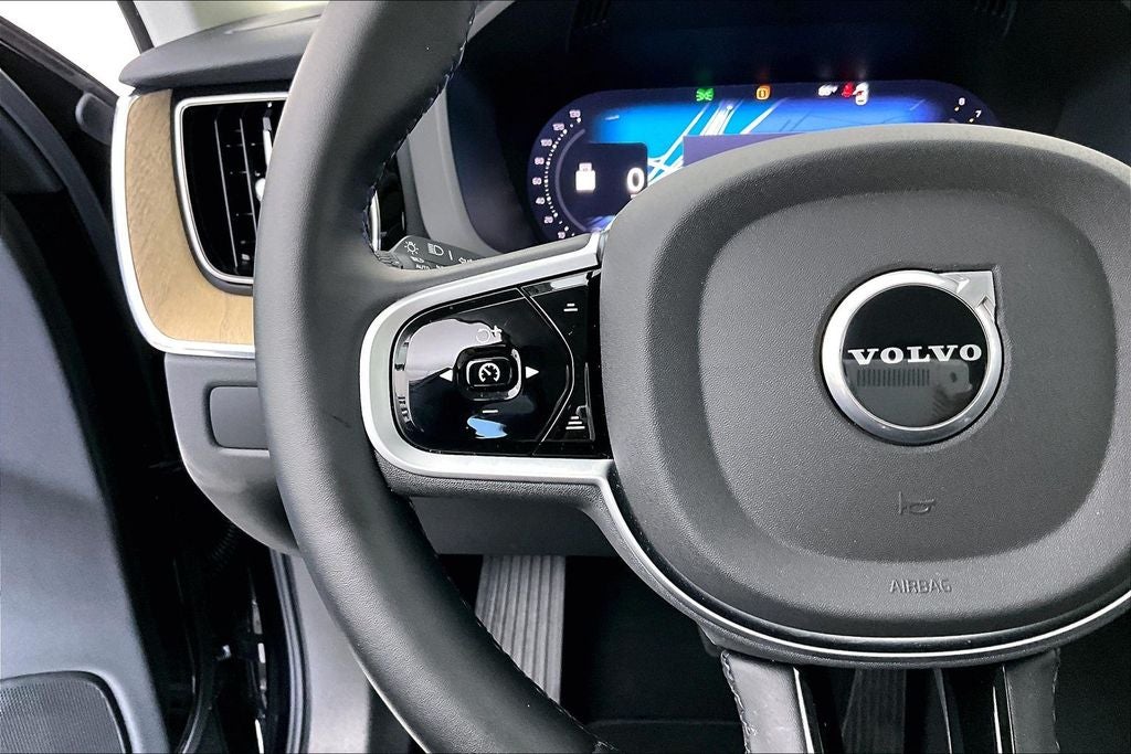 2026 Volvo XC60 B5 Plus