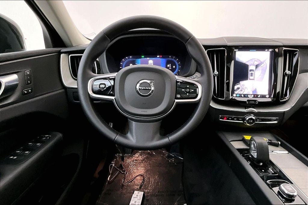 2025 Volvo XC60 B5 Plus