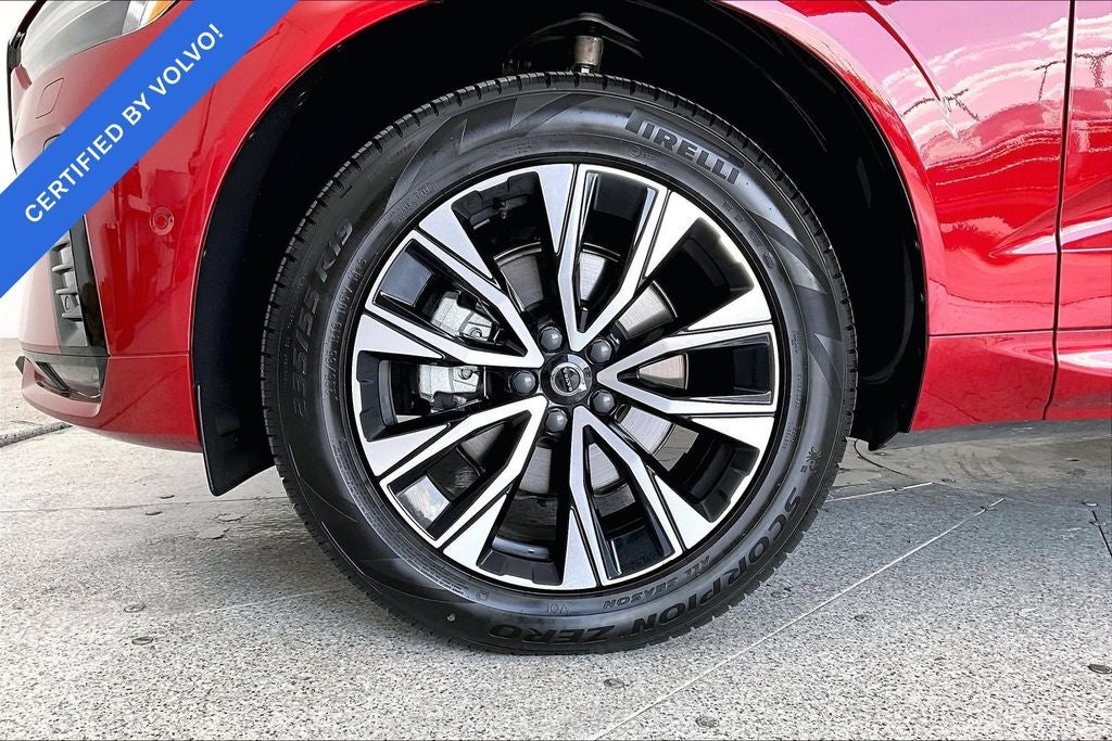 2025 Volvo XC60 B5 Plus