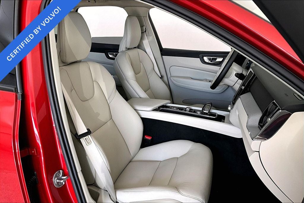 2025 Volvo XC60 B5 Plus