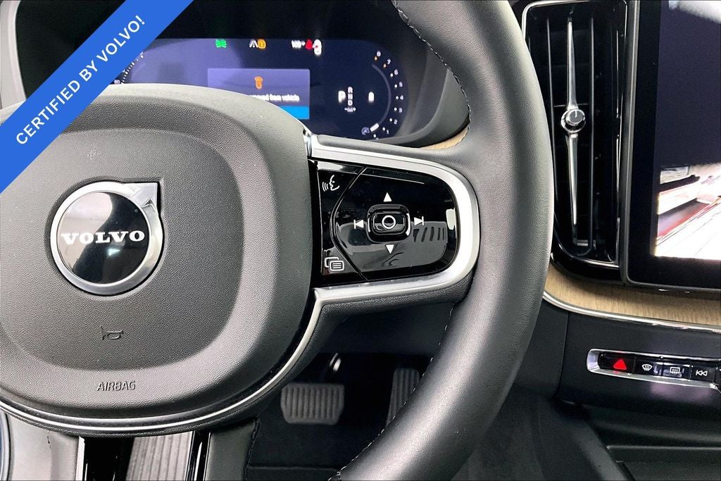 2026 Volvo XC60 B5 Plus